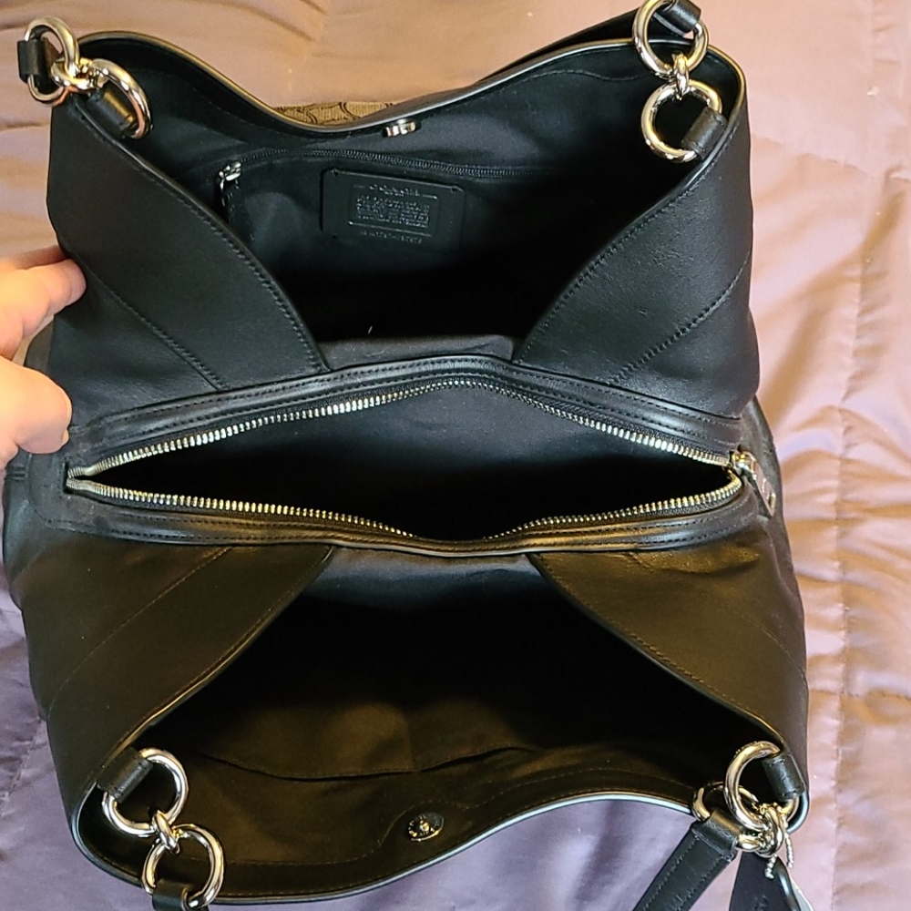 Coach purse - Picture 4 of 6